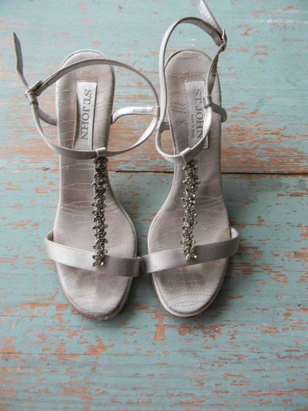 ST. JOHN MADE IN ITALY SILVER CRYSTAL DETAIL STRAPPY SANDALS HEELS EVENING 7.5